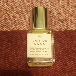 Urban Outfitters Lait de Coco Roller - Gold Cap, Clear Bottle